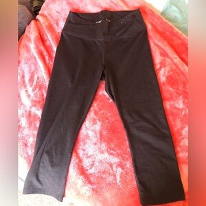 Old Navy Black Extra High-Rise 3/4 length Leggings